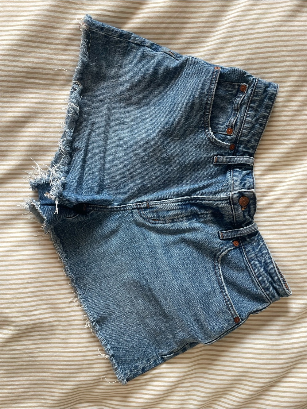Madewell "The Curvy Perfect Jean Short" — Size 30